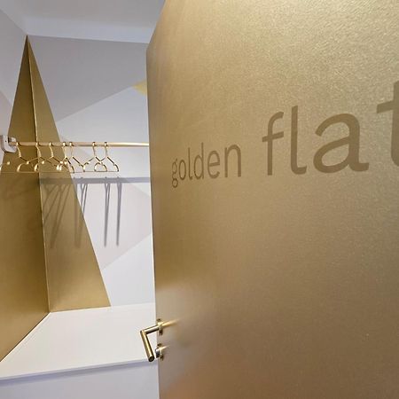 Golden Flat By Grazrentals With Parkview - Brandnew & Free Parking ภายนอก รูปภาพ