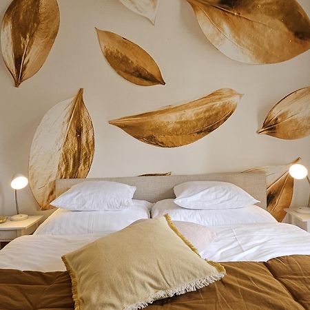 Golden Flat By Grazrentals With Parkview - Brandnew & Free Parking ภายนอก รูปภาพ