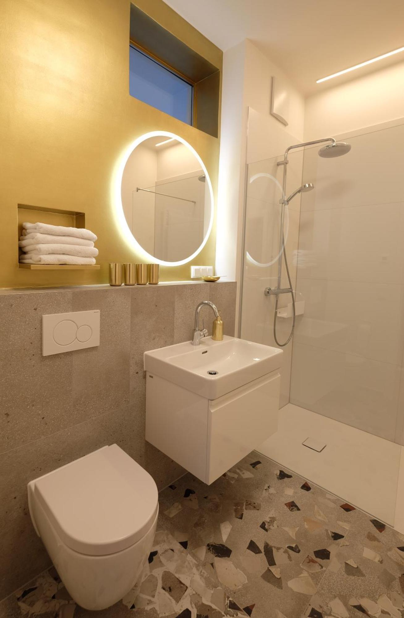 Golden Flat By Grazrentals With Parkview - Brandnew & Free Parking ภายนอก รูปภาพ